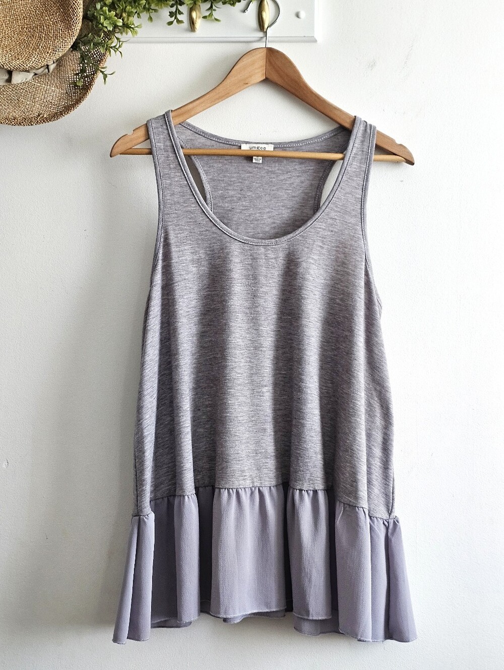 Umgee USA Y2K Gray Ruffle Hem Racerback Tank Top Boho Tunic Size M